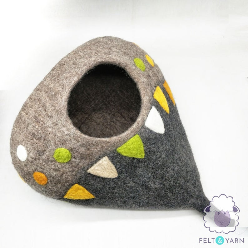 50cm Felt Teepee Cat Cave Bed, Wool Cat Furniture Cocoon, Handmade Cat House