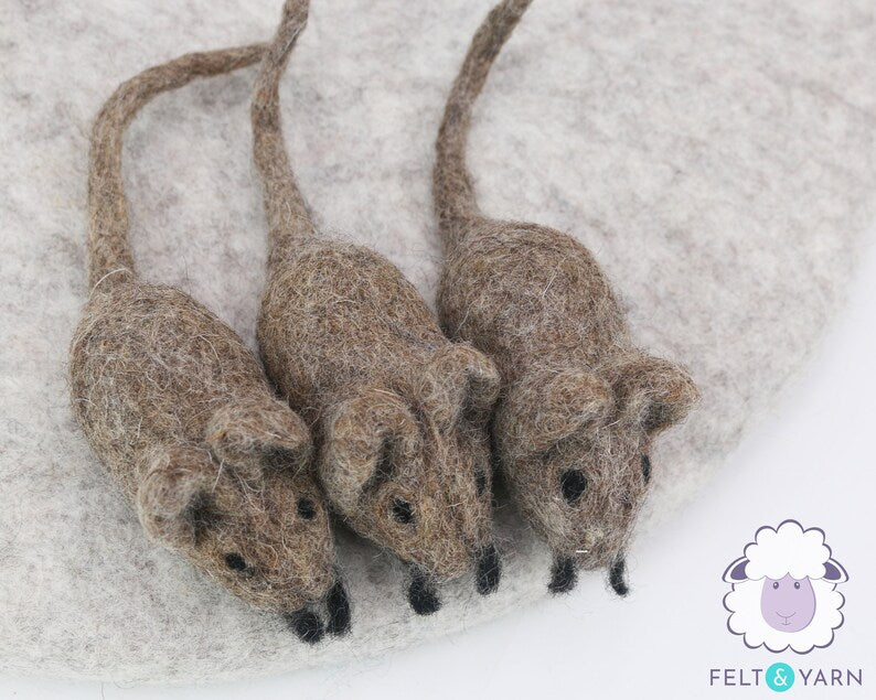 Wool Felt Mouse Pet Toy in Neutral Shades | Fetch Play Toys for Cat | Eco-Friendly and Interactive Cat Toys