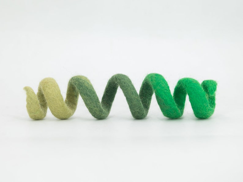 Wool Felt Fetch Cat Toy in Multicolor Shades | Gradient Spiral Play Toys for Cat | Curly Roll Interactive Cat Toys