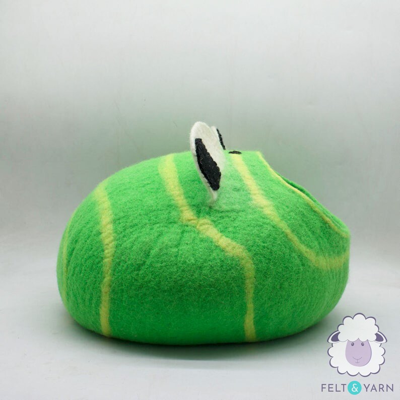 50cm Wool Felt Frog Twirl Cat Bed, Cat House Handmade: Fair Trade