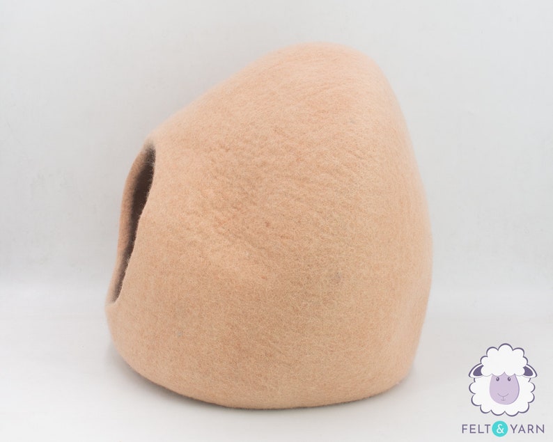 Wool Felt Peach Color Cat Cave | Hand Felted Cat Bed | Gift for Cat Lovers | Wool Pet House | Cozy Cat Cocoon