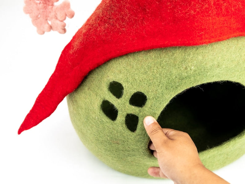 Gnome Cat Bed | Christmas Cat Bed | Holiday Cat Bed | Felt Cat Bed | Felted Cat Toys | Wool Cat Cave | Wool Kitten Bed | Felted Cat Cocoon